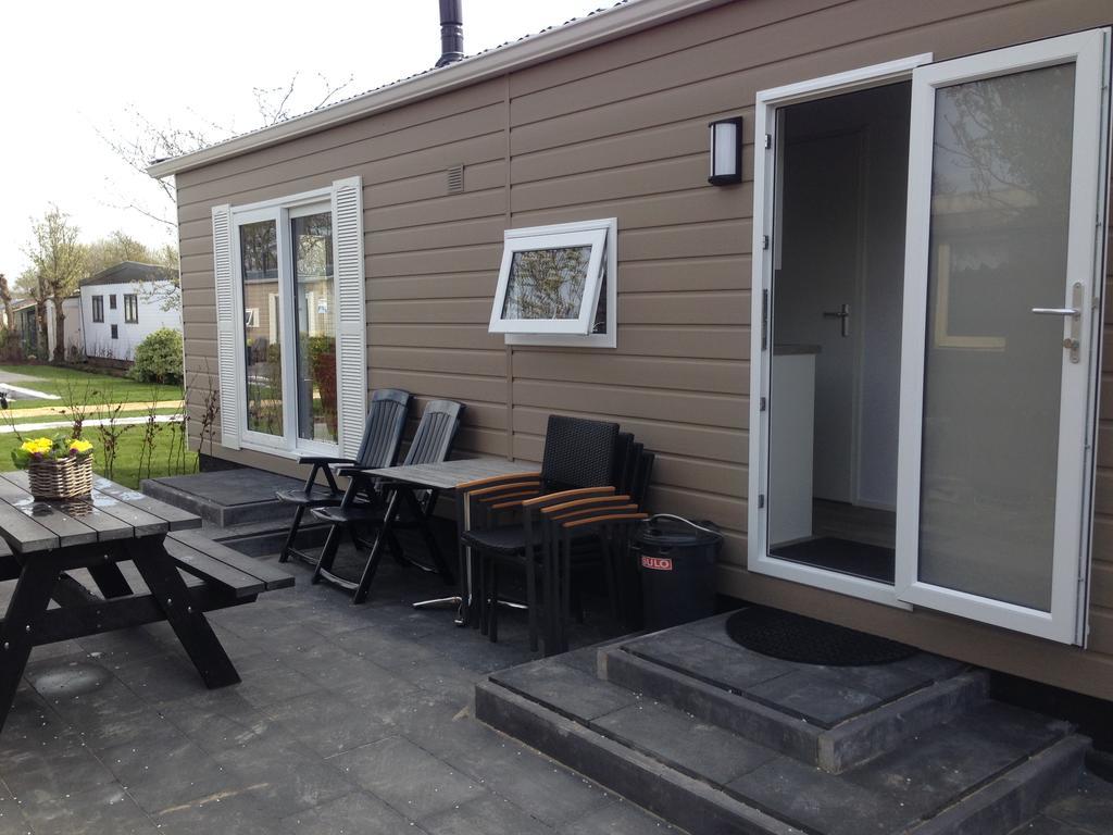 Campingpark De Bongerd Villa Tuitjenhorn Esterno foto