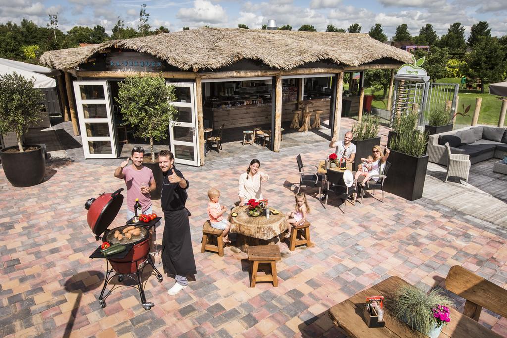 Campingpark De Bongerd Villa Tuitjenhorn Esterno foto