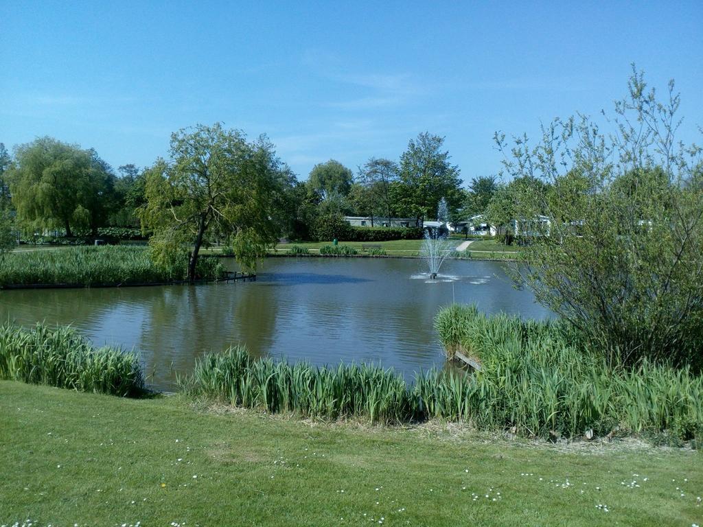Campingpark De Bongerd Villa Tuitjenhorn Esterno foto