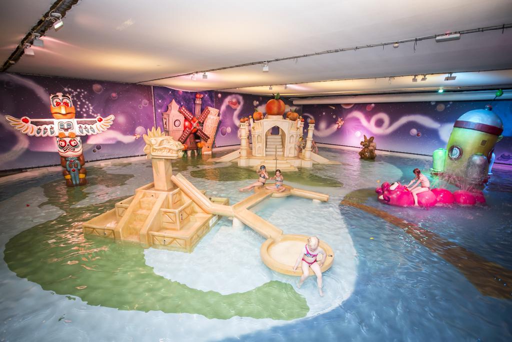 Campingpark De Bongerd Villa Tuitjenhorn Esterno foto