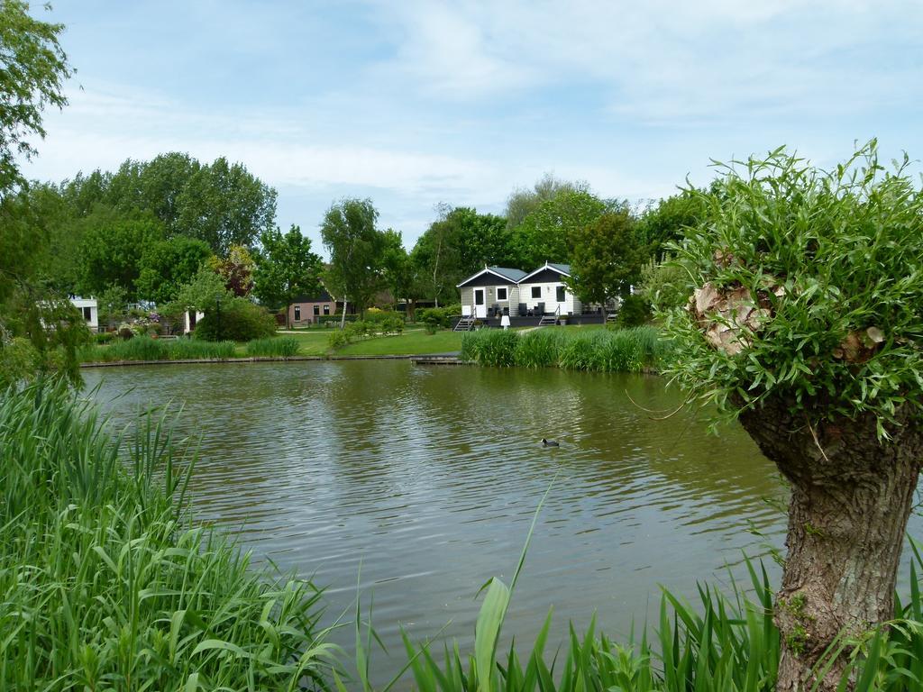 Campingpark De Bongerd Villa Tuitjenhorn Esterno foto